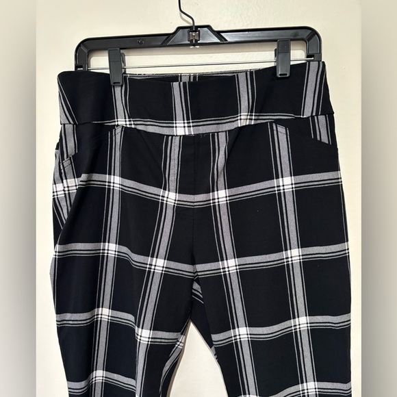 New York & Company size Large pants - Picture 2 of 7